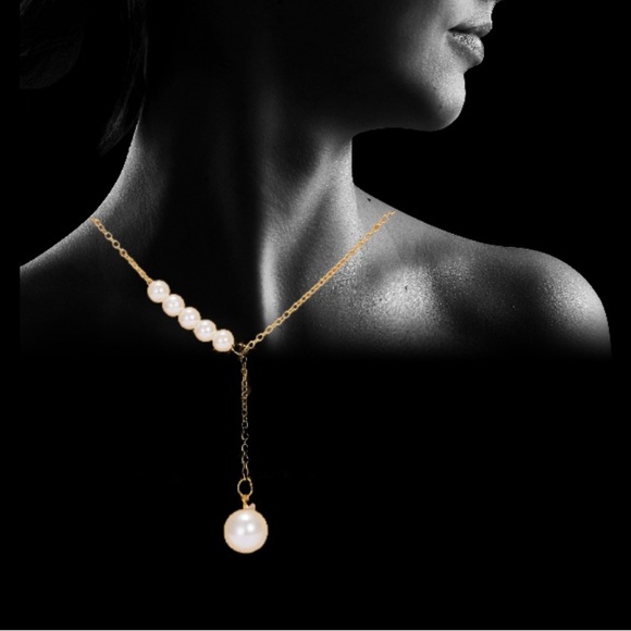 Woman's Pearl Love Friendship Adjustable Clavicle Keepsake Necklace with Card - Picture 5 of 10